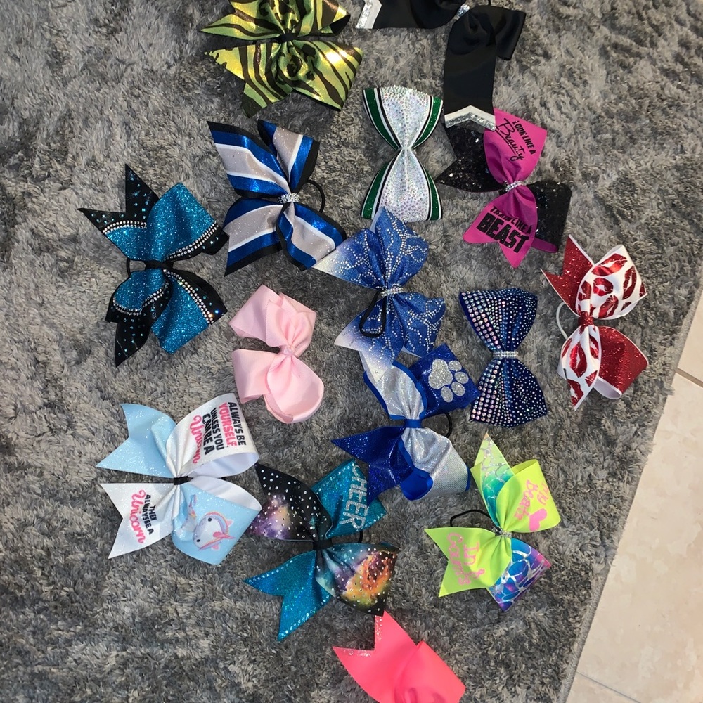 Cheer bows
